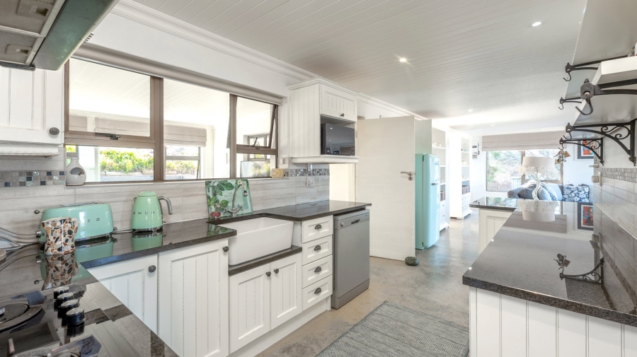 4 Bedroom Property for Sale in Suiderstrand Western Cape